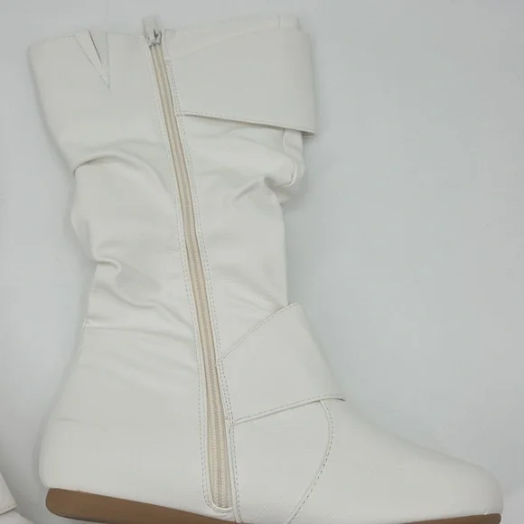 Elegant White Buckle Slouchy Boots - Picture 6 of 16